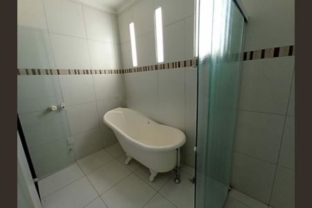Casa à venda com 4 quartos, 250m² em Jardim Sabara, São Paulo