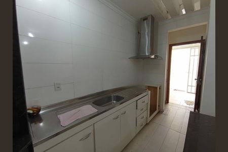 Casa à venda com 250m², 4 quartos e 4 vagas