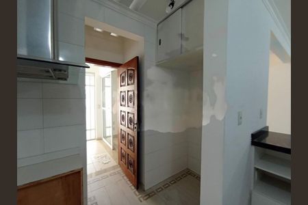 Casa à venda com 4 quartos, 250m² em Jardim Sabara, São Paulo