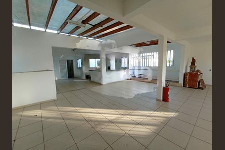 Casa à venda com 4 quartos, 250m² em Jardim Sabara, São Paulo