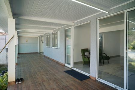 Varanda de casa de condomínio para alugar com 2 quartos, 129m² em Ponta Grossa, Maricá