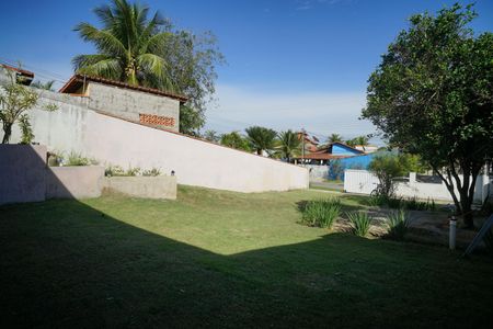 Quintal de casa de condomínio para alugar com 2 quartos, 129m² em Ponta Grossa, Maricá