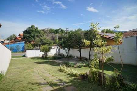 Casa de condomínio para alugar com 129m², 2 quartos e 4 vagasQuintal