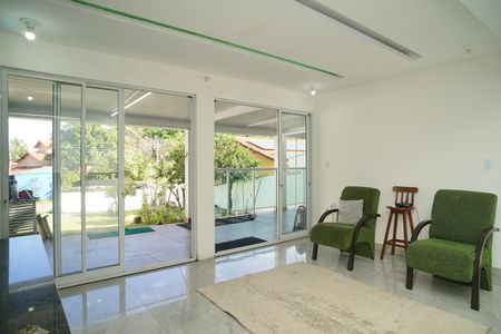 Casa de condomínio para alugar com 129m², 2 quartos e 4 vagasSala