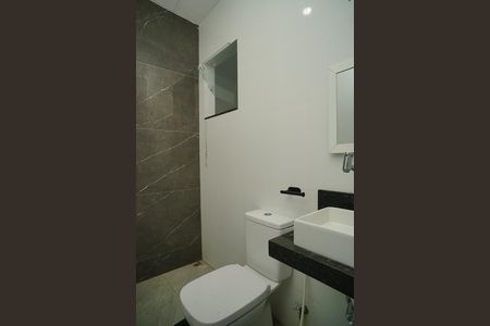 Casa de condomínio para alugar com 129m², 2 quartos e 4 vagasBanheiro do Quarto 2