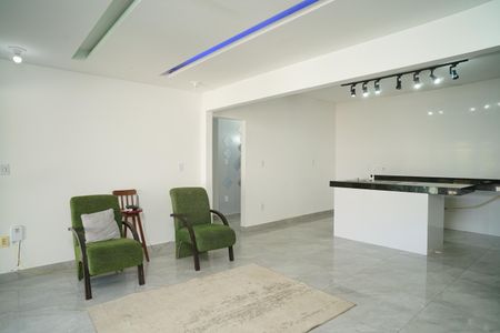 Sala de casa de condomínio para alugar com 2 quartos, 129m² em Ponta Grossa, Maricá