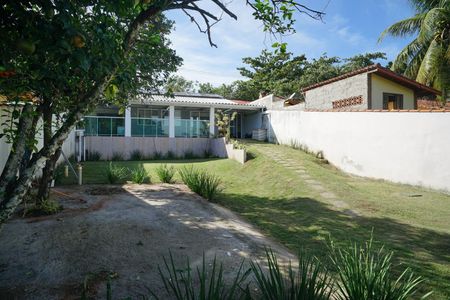 Quintal de casa de condomínio para alugar com 2 quartos, 129m² em Ponta Grossa, Maricá