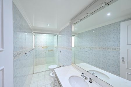 Apartamento à venda com 168m², 4 quartos e 2 vagas Apartamento à venda com 168m², 4 quartos e 2 vagasBanheiro Social