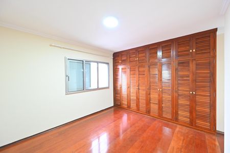 Apartamento à venda com 168m², 4 quartos e 2 vagas Apartamento à venda com 168m², 4 quartos e 2 vagasSuíte