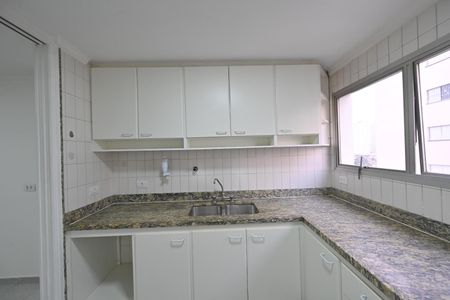 Apartamento à venda com 168m², 4 quartos e 2 vagas Apartamento à venda com 168m², 4 quartos e 2 vagasCozinha