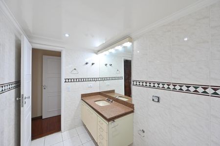 Apartamento à venda com 168m², 4 quartos e 2 vagas Apartamento à venda com 168m², 4 quartos e 2 vagasBanheiro da Suíte