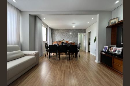 Apartamento para alugar com 120m², 3 quartos e 1 vaga Apartamento para alugar com 120m², 3 quartos e 1 vagaSala