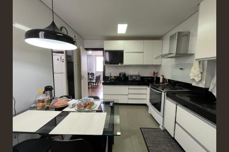 Apartamento para alugar com 120m², 3 quartos e 1 vaga Apartamento para alugar com 120m², 3 quartos e 1 vagaCozinha