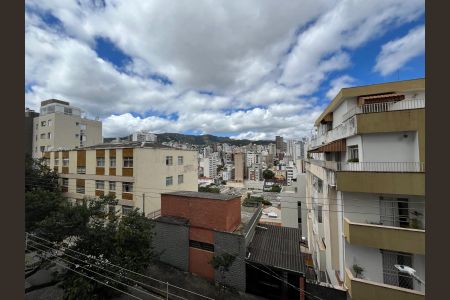 Apartamento para alugar com 120m², 3 quartos e 1 vaga