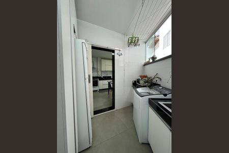 Apartamento para alugar com 120m², 3 quartos e 1 vaga Apartamento para alugar com 120m², 3 quartos e 1 vagaLavanderia