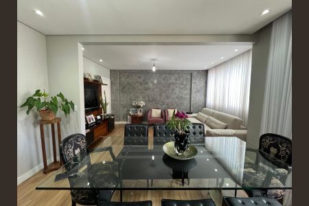 Apartamento para alugar com 120m², 3 quartos e 1 vaga Apartamento para alugar com 120m², 3 quartos e 1 vagaSala