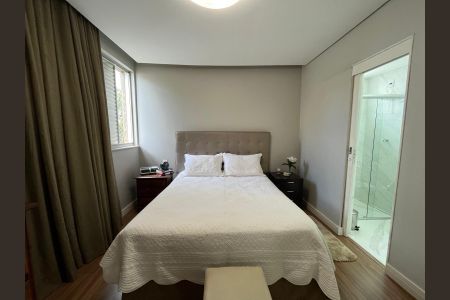 Apartamento para alugar com 120m², 3 quartos e 1 vaga Apartamento para alugar com 120m², 3 quartos e 1 vagaQuarto