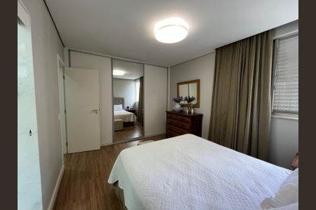 Apartamento para alugar com 120m², 3 quartos e 1 vaga Apartamento para alugar com 120m², 3 quartos e 1 vagaQuarto