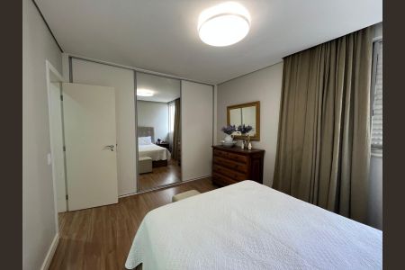 Apartamento para alugar com 120m², 3 quartos e 1 vaga Apartamento para alugar com 120m², 3 quartos e 1 vagaQuarto