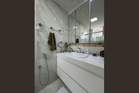 Apartamento para alugar com 120m², 3 quartos e 1 vaga Apartamento para alugar com 120m², 3 quartos e 1 vagaBanheiro