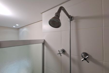 Apartamento à venda com 94m², 2 quartos e 2 vagas Apartamento à venda com 94m², 2 quartos e 2 vagasBanheiro da Suíte 1