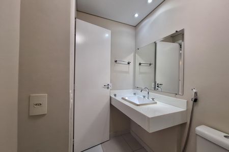 Apartamento à venda com 94m², 2 quartos e 2 vagas Apartamento à venda com 94m², 2 quartos e 2 vagasBanheiro da Suíte 1