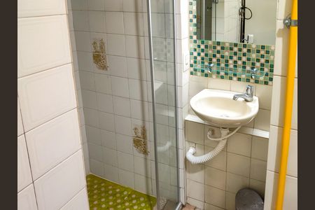 Banheiro de kitnet/studio para alugar com 1 quarto, 45m² em Maracanã, Rio de Janeiro