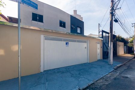 Casa para alugar com 150m², 3 quartos e 3 vagas Casa para alugar com 150m², 3 quartos e 3 vagasFachada
