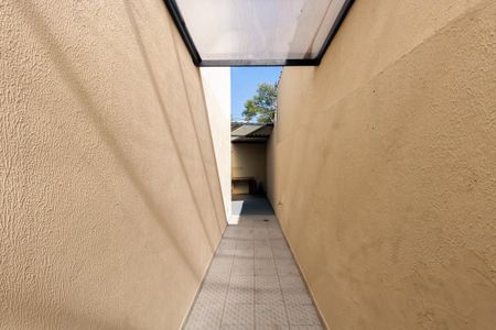 Casa para alugar com 150m², 3 quartos e 3 vagas Casa para alugar com 150m², 3 quartos e 3 vagasCorredor Lateral