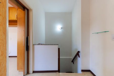 Casa para alugar com 150m², 3 quartos e 3 vagas Casa para alugar com 150m², 3 quartos e 3 vagasHall