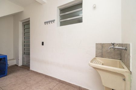 Casa à venda com 288m², 2 quartos e 2 vagas Casa à venda com 288m², 2 quartos e 2 vagasDepósito