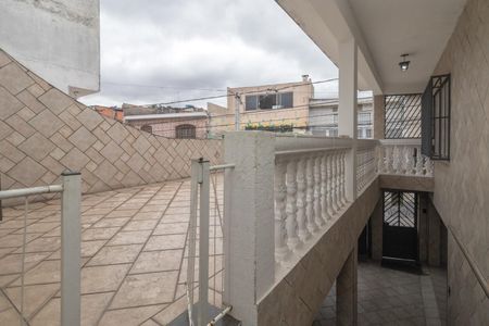 Casa à venda com 288m², 2 quartos e 2 vagas Casa à venda com 288m², 2 quartos e 2 vagasTerraço inferior