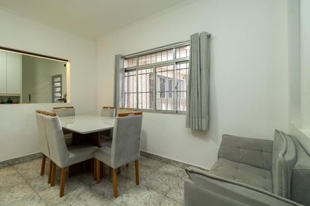 Casa à venda com 288m², 2 quartos e 2 vagas Casa à venda com 288m², 2 quartos e 2 vagasSala de Jantar