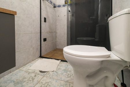 Casa à venda com 288m², 2 quartos e 2 vagas Casa à venda com 288m², 2 quartos e 2 vagasBanheiro social