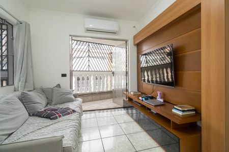 Casa à venda com 288m², 2 quartos e 2 vagas Casa à venda com 288m², 2 quartos e 2 vagasSala