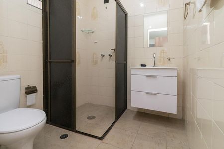 Casa à venda com 288m², 2 quartos e 2 vagas Casa à venda com 288m², 2 quartos e 2 vagasBanheiro da suíte