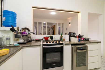 Casa à venda com 288m², 2 quartos e 2 vagas Casa à venda com 288m², 2 quartos e 2 vagasCozinha