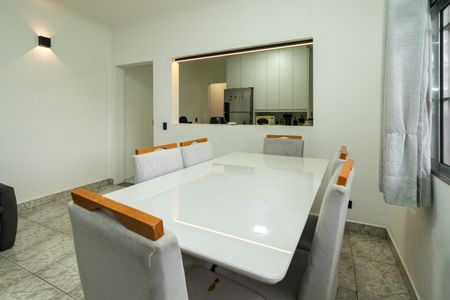 Casa à venda com 288m², 2 quartos e 2 vagas Casa à venda com 288m², 2 quartos e 2 vagasSala de Jantar