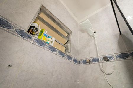 Casa à venda com 288m², 2 quartos e 2 vagas Casa à venda com 288m², 2 quartos e 2 vagasBanheiro social