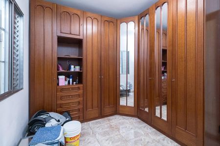 Casa à venda com 288m², 2 quartos e 2 vagas Casa à venda com 288m², 2 quartos e 2 vagasSuíte