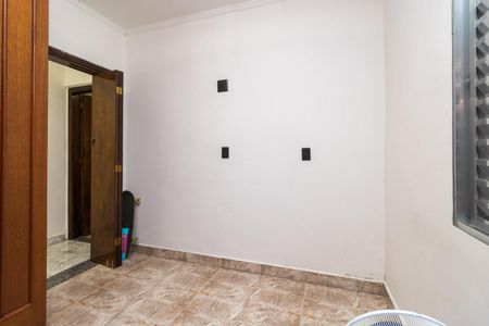 Casa à venda com 288m², 2 quartos e 2 vagas Casa à venda com 288m², 2 quartos e 2 vagasSuíte