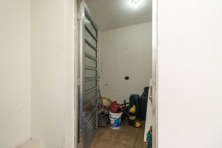 Casa à venda com 288m², 2 quartos e 2 vagas Casa à venda com 288m², 2 quartos e 2 vagasDepósito