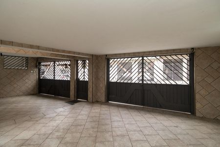 Casa à venda com 288m², 2 quartos e 2 vagas Casa à venda com 288m², 2 quartos e 2 vagasGaragem