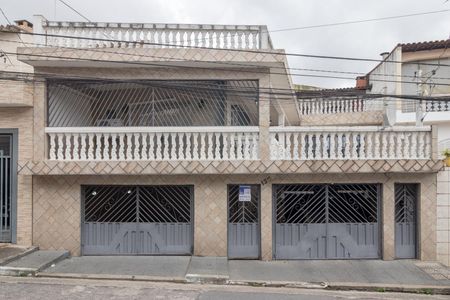 Casa à venda com 288m², 2 quartos e 2 vagas Casa à venda com 288m², 2 quartos e 2 vagasFachada