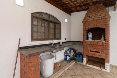 Casa à venda com 288m², 2 quartos e 2 vagas Casa à venda com 288m², 2 quartos e 2 vagasTerraços superior - churrasqueira