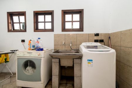 Casa à venda com 288m², 2 quartos e 2 vagas Casa à venda com 288m², 2 quartos e 2 vagasÁrea de Serviço