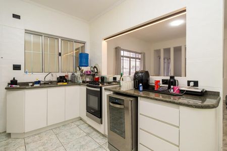 Casa à venda com 288m², 2 quartos e 2 vagas Casa à venda com 288m², 2 quartos e 2 vagasCozinha