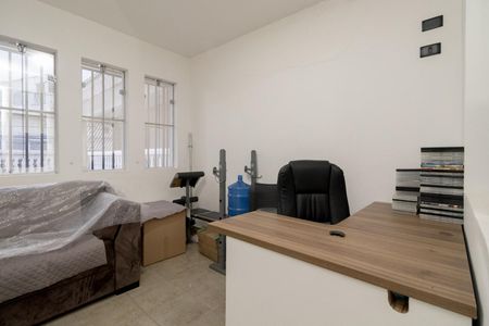 Casa à venda com 288m², 2 quartos e 2 vagas Casa à venda com 288m², 2 quartos e 2 vagasQuarto de Serviço