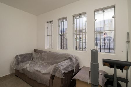 Casa à venda com 288m², 2 quartos e 2 vagas Casa à venda com 288m², 2 quartos e 2 vagasQuarto de Serviço