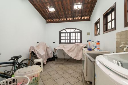 Casa à venda com 288m², 2 quartos e 2 vagas Casa à venda com 288m², 2 quartos e 2 vagasÁrea de Serviço